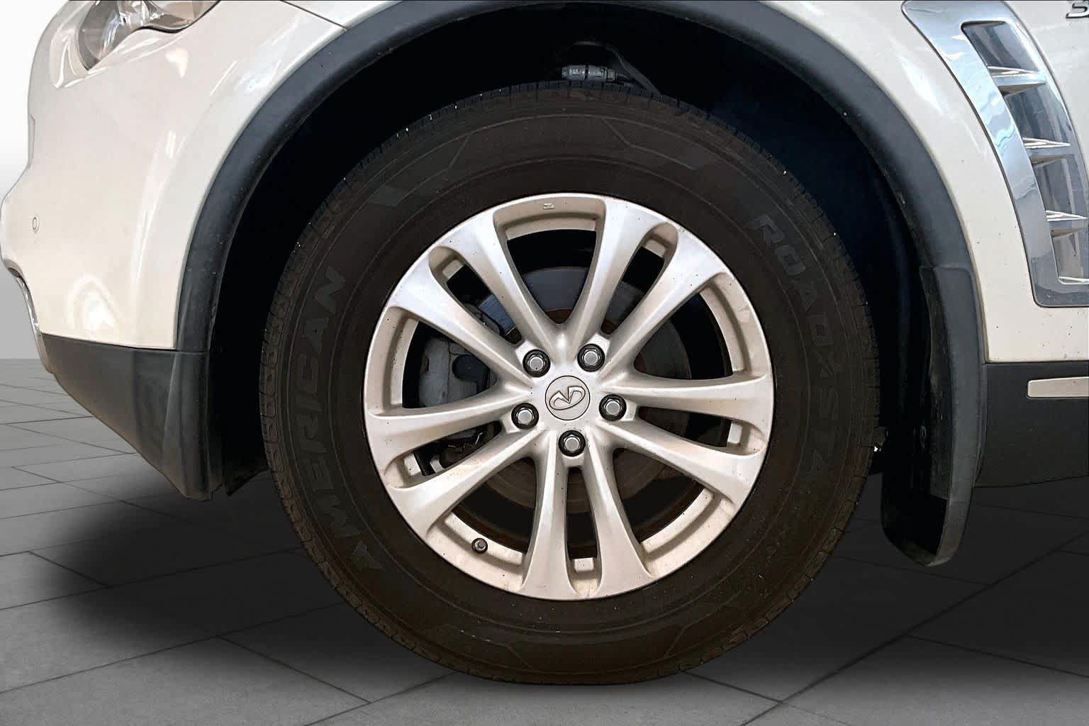 Used 2014 INFINITI QX70 AWD w/ Premium Package image 9