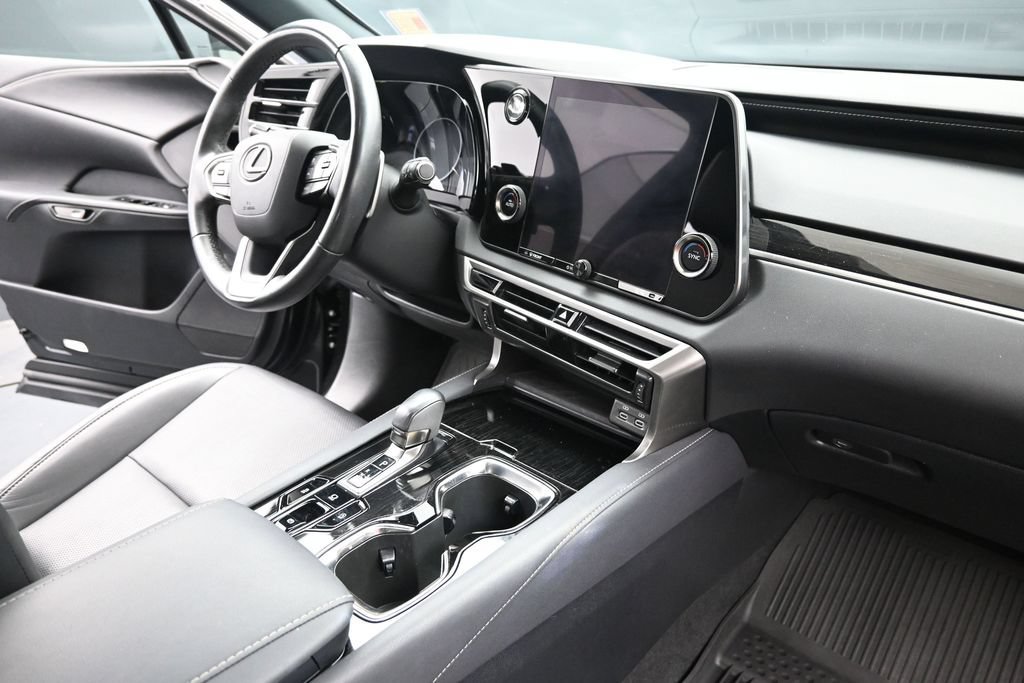 Used 2024 Lexus RX 350 FWD w/ Technology Package image 28
