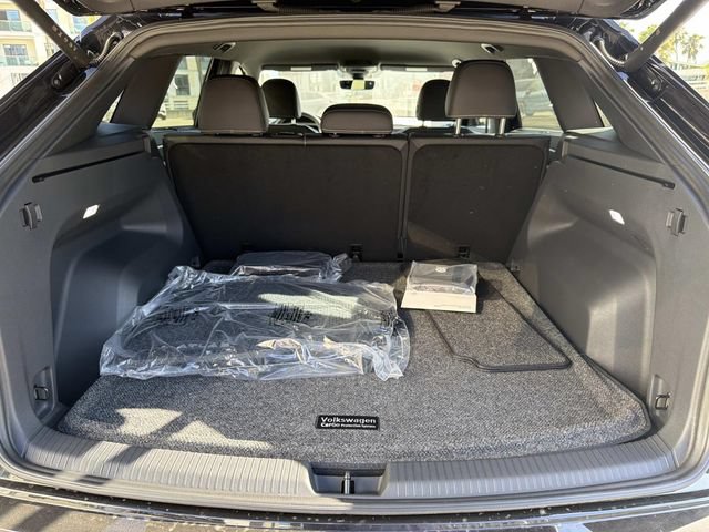 New 2026 Volkswagen Atlas Cross Sport SE FWD image 5
