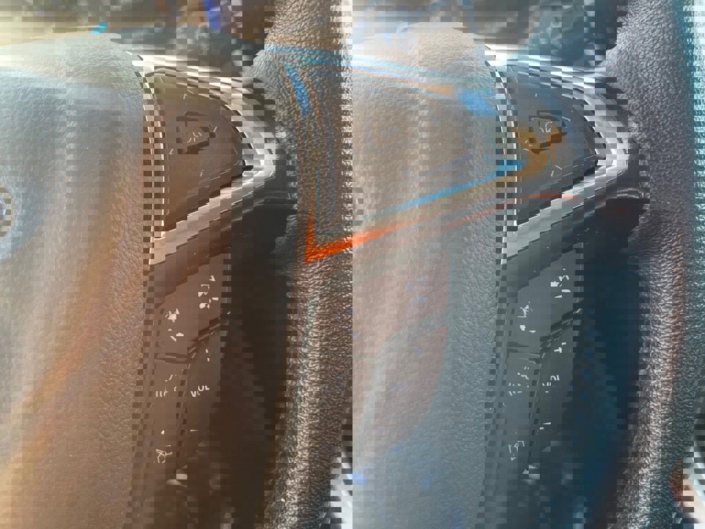 Used 2024 Ford Edge SEL image 10