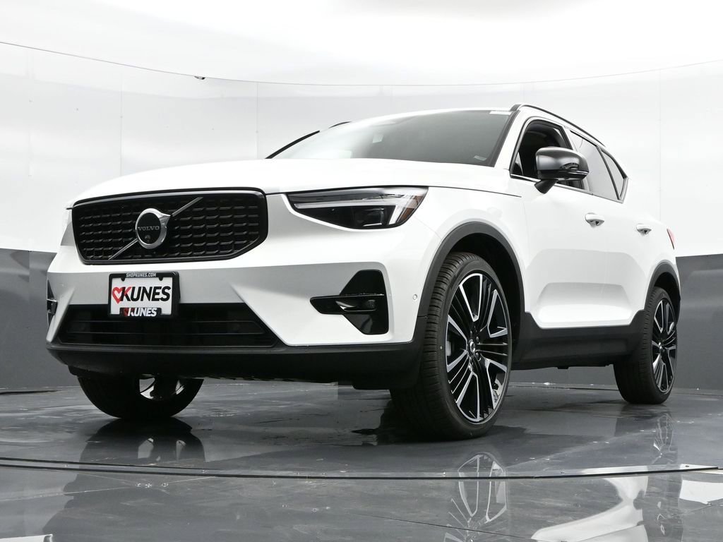 New 2025 Volvo XC40 B5 Plus w/ Climate Package image 43