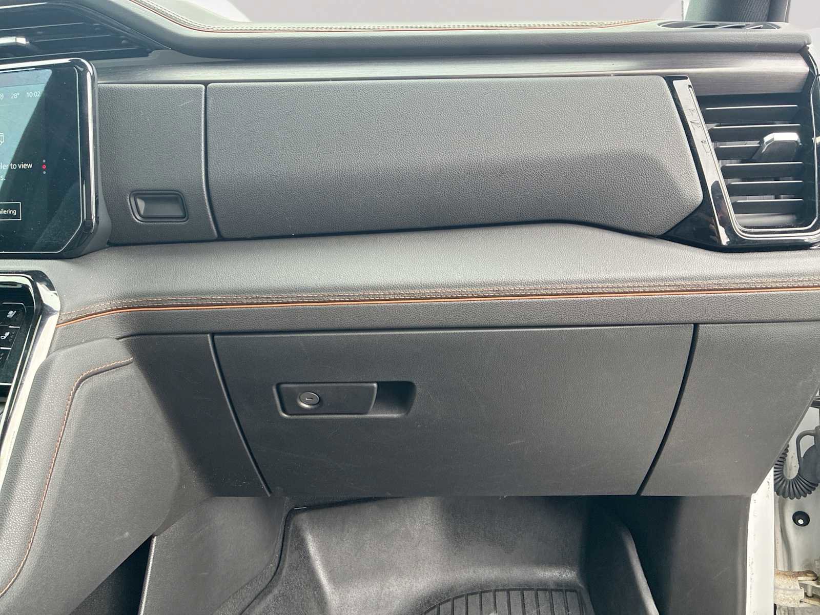 Certified 2022 GMC Sierra 1500 AT4 w/ Technology Package image 31