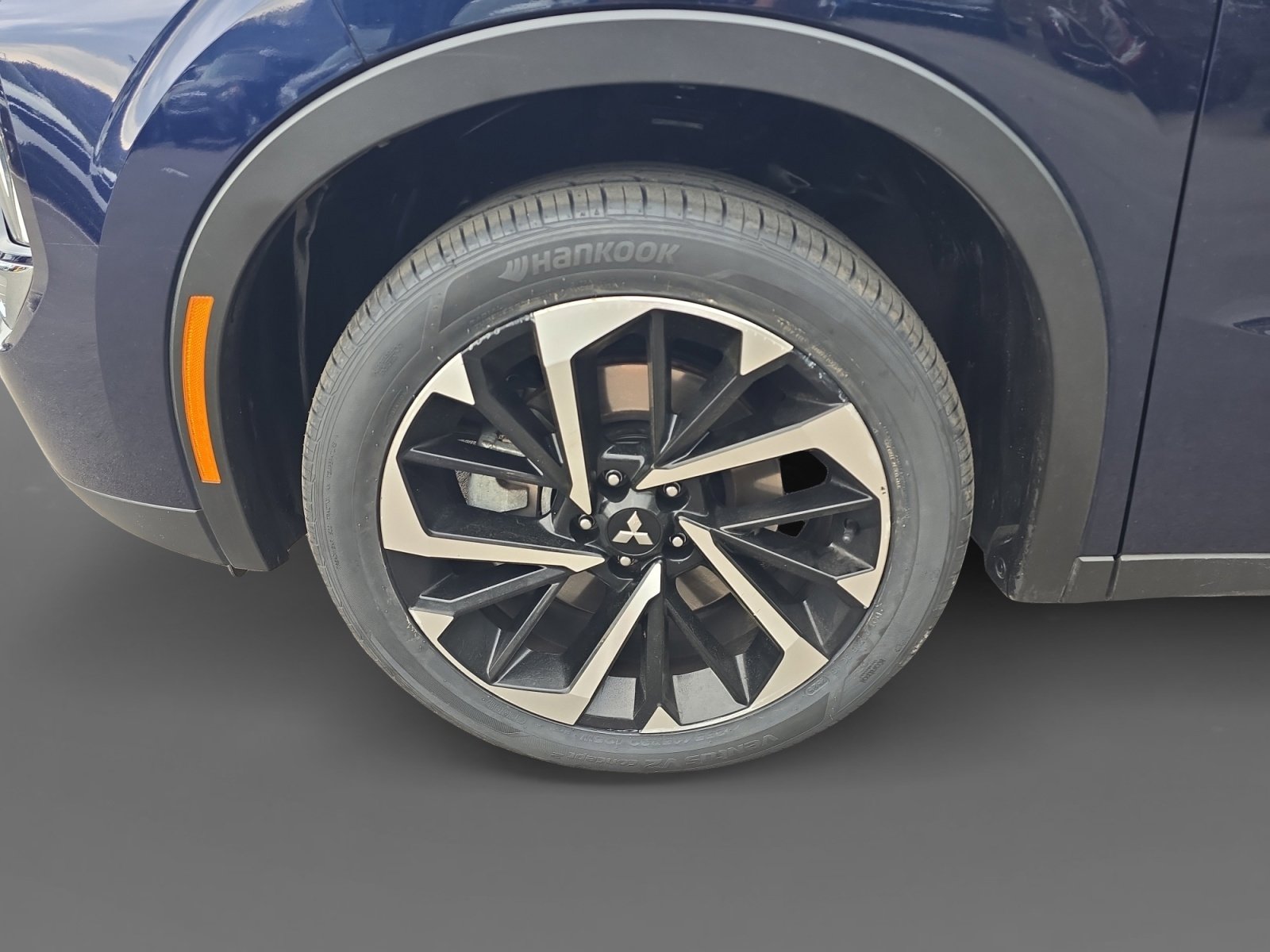 Used 2024 Mitsubishi Outlander SE image 9