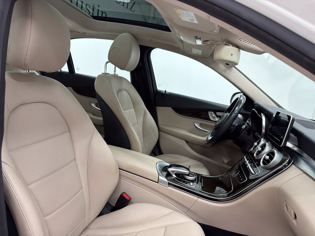 Used 2015 Mercedes-Benz C 300 4MATIC Sedan image 33