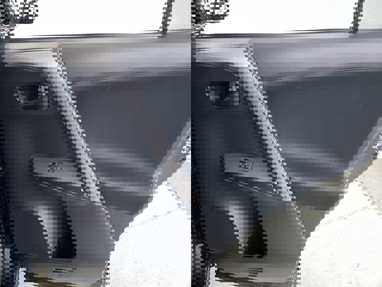 Used 2018 Toyota RAV4 LE w/ All Weather Liner Package image 21