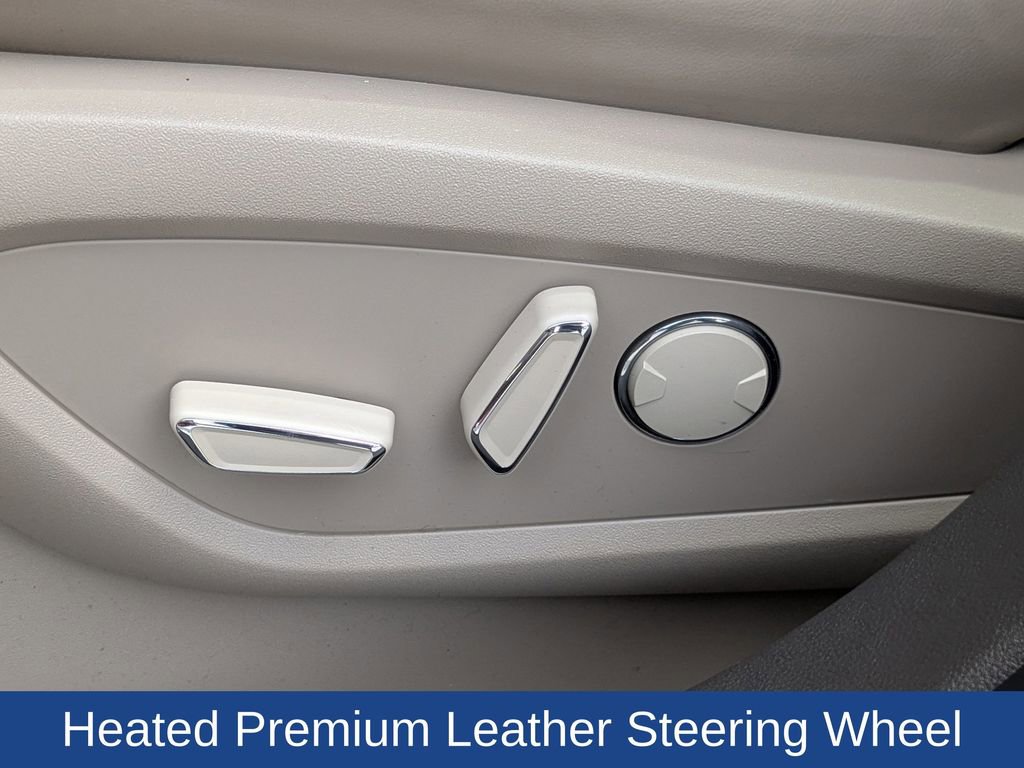 Used 2023 Lincoln Nautilus Reserve w/ Equipment Group 201A image 15