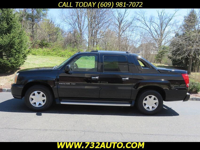Used 2002 Cadillac Escalade EXT AWD/4WD image 2
