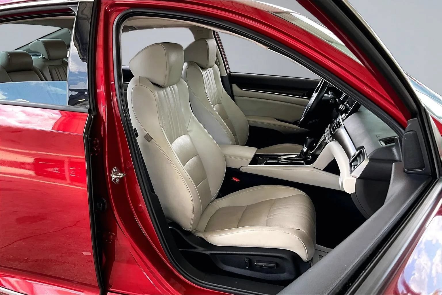 Used 2018 Honda Accord EX-L image 26