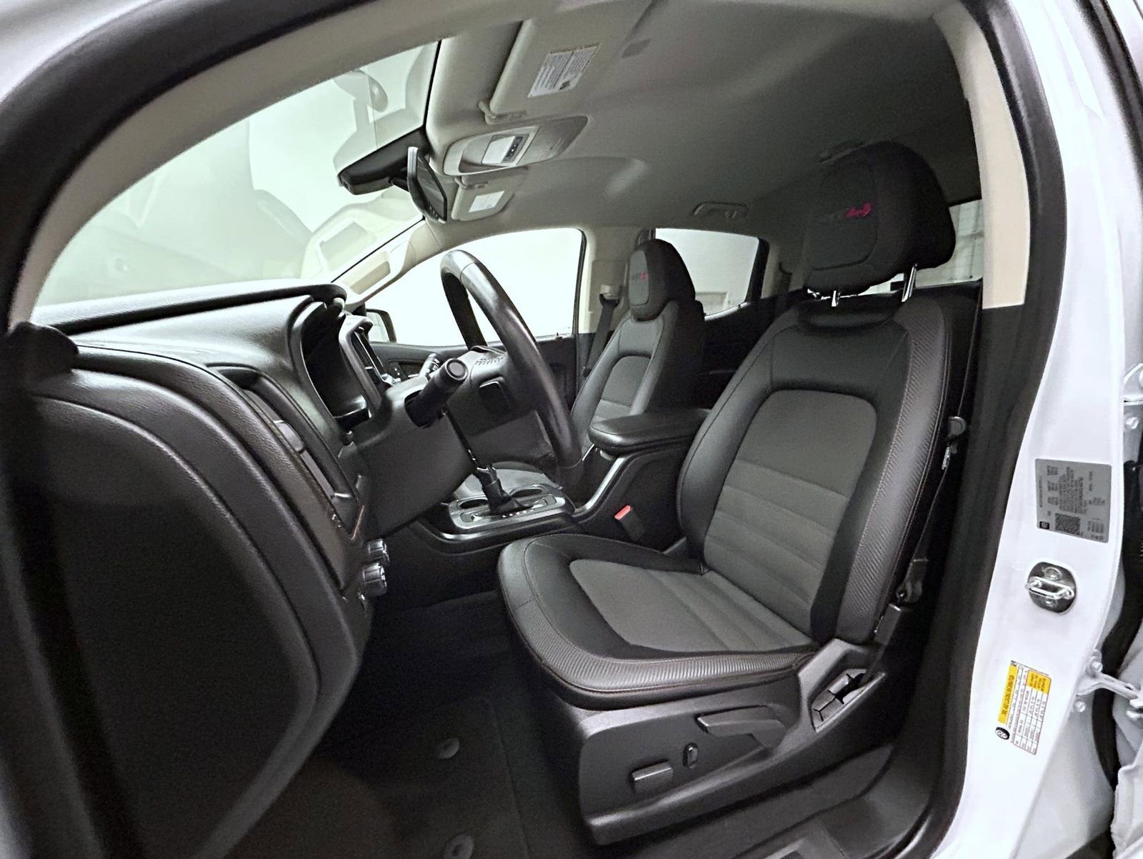 Used 2022 GMC Canyon AT4 w/ Trailering Package image 10