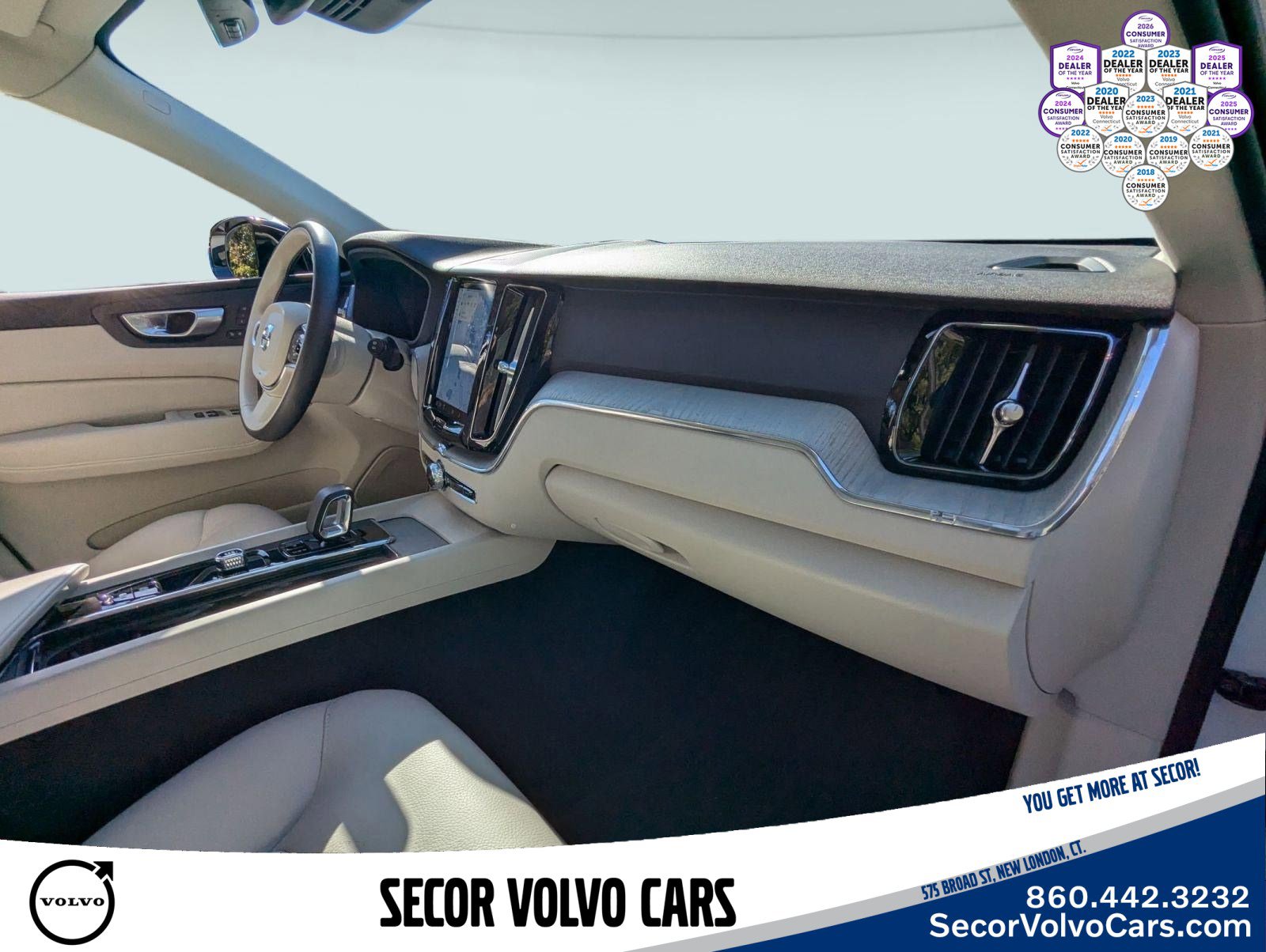 Certified 2024 Volvo XC60 T8 Plus w/ Protection Package Premier image 22