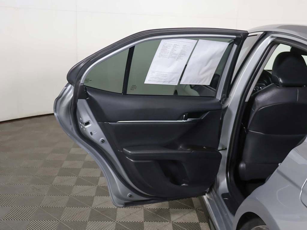 Used 2021 Toyota Camry XSE FWD image 15