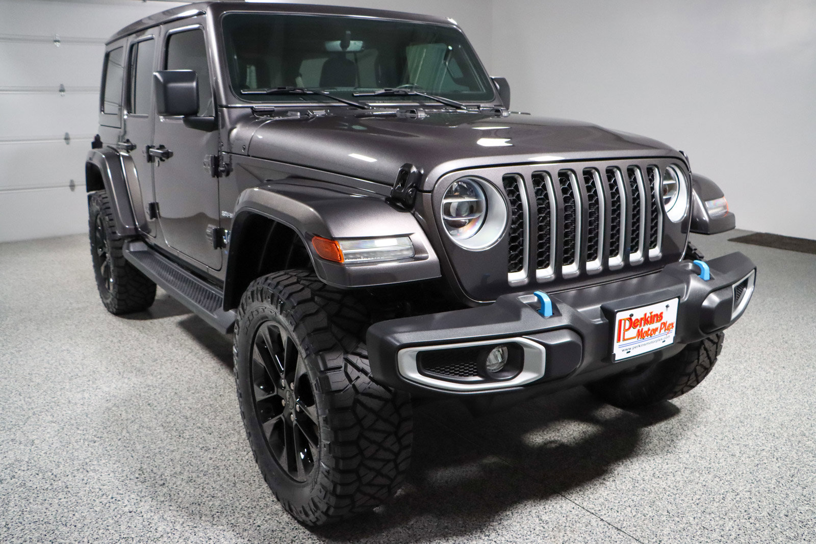 Used 2022 Jeep Wrangler Unlimited Sahara w/ Cold Weather Group image 6