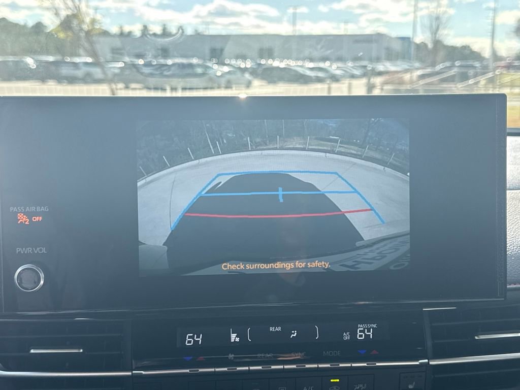 Used 2025 Toyota Sienna XSE w/ XSE Plus Package image 24