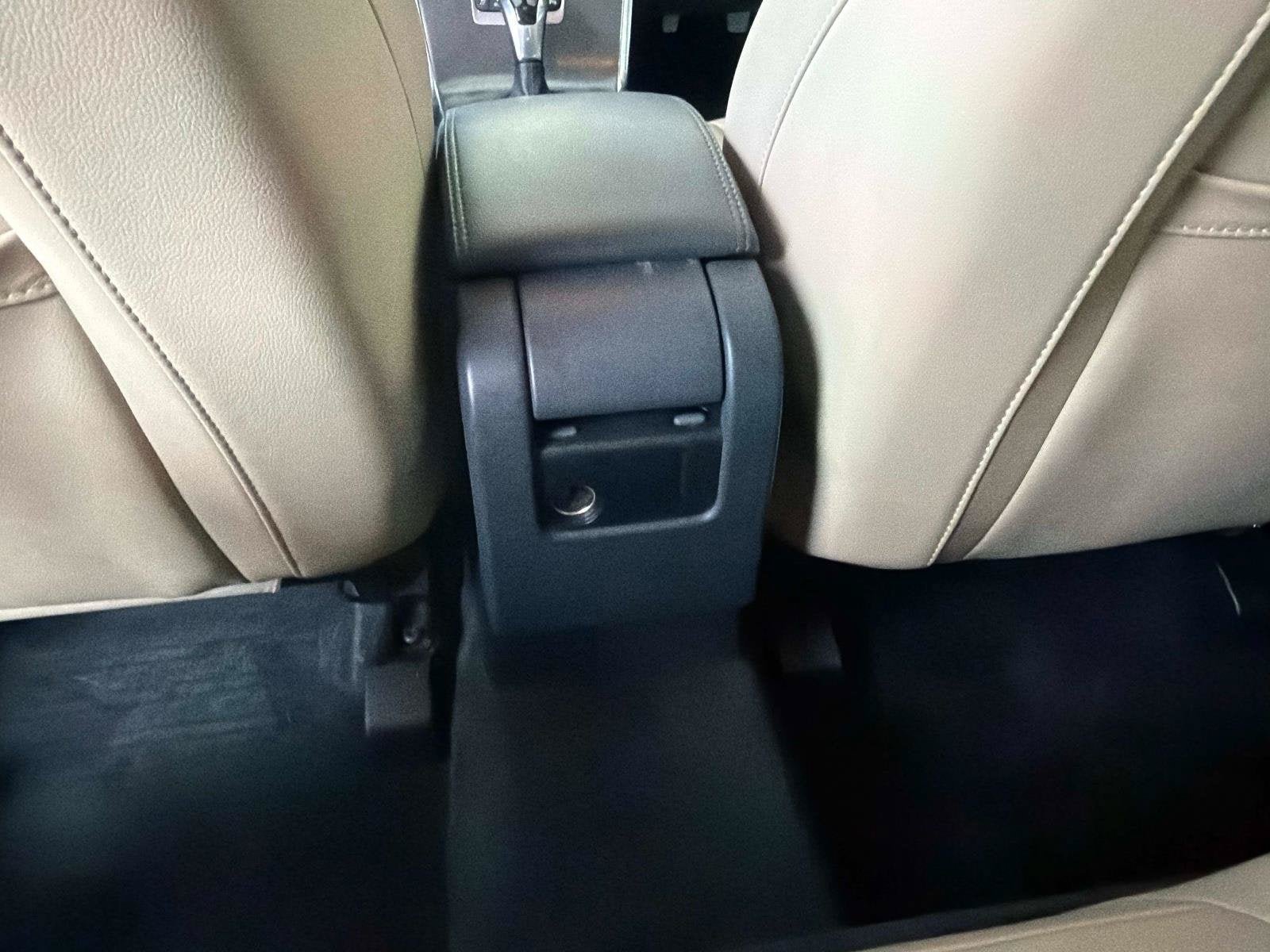 Used 2016 Volvo XC60 T5 Premier w/ Proximity Package FWD image 16