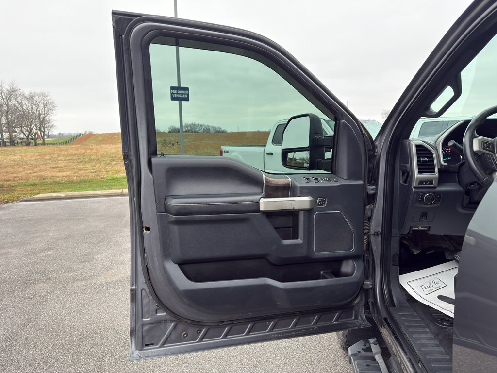 Used 2022 Ford F250 Lariat w/ Black Appearance Package image 16