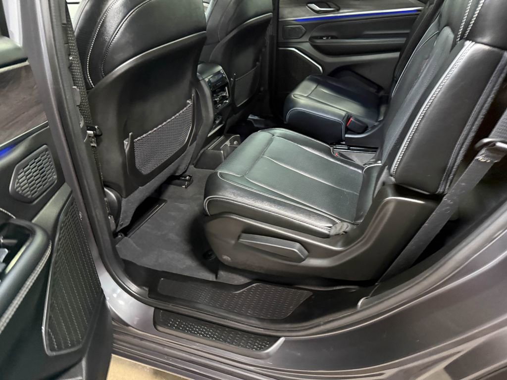 Used 2024 Jeep Grand Cherokee L Overland w/ Trailer Tow Package image 47