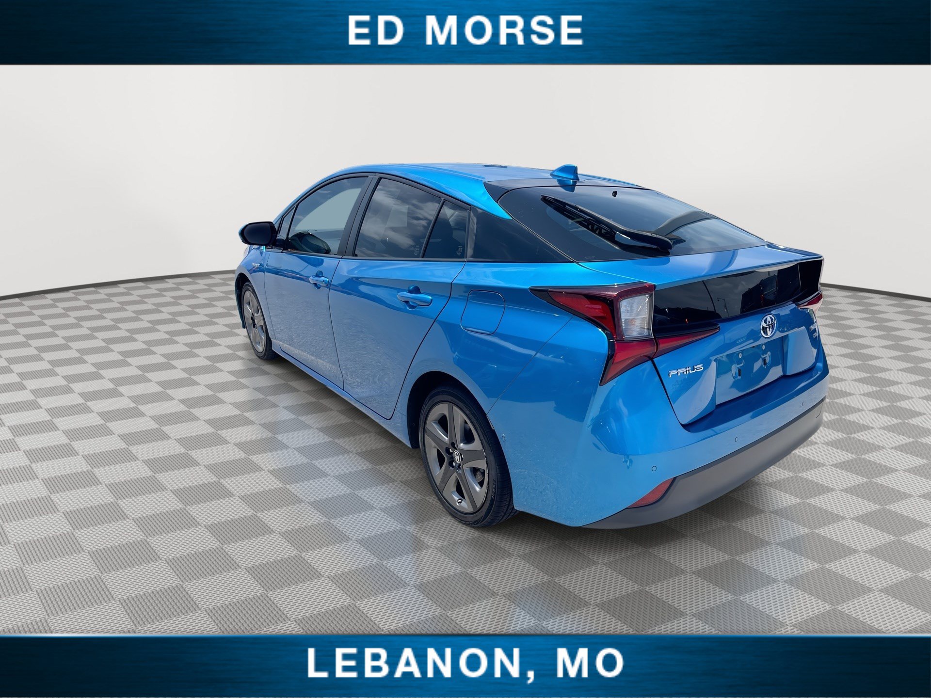 Used 2020 Toyota Prius XLE w/ Carpet Mat Package FWD image 6