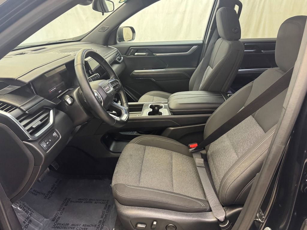 Certified 2025 GMC Acadia Elevation FWD image 7