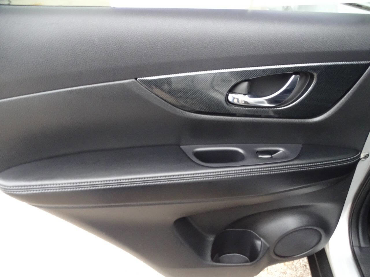 Used 2014 Nissan Rogue SL image 34