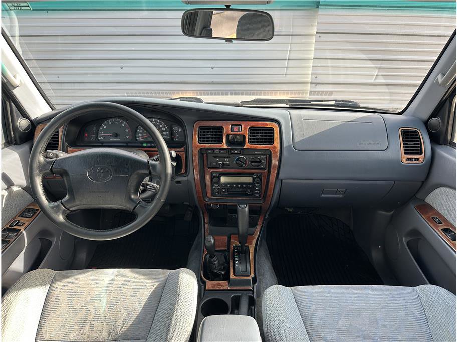 Used 2000 Toyota 4Runner SR5 image 18