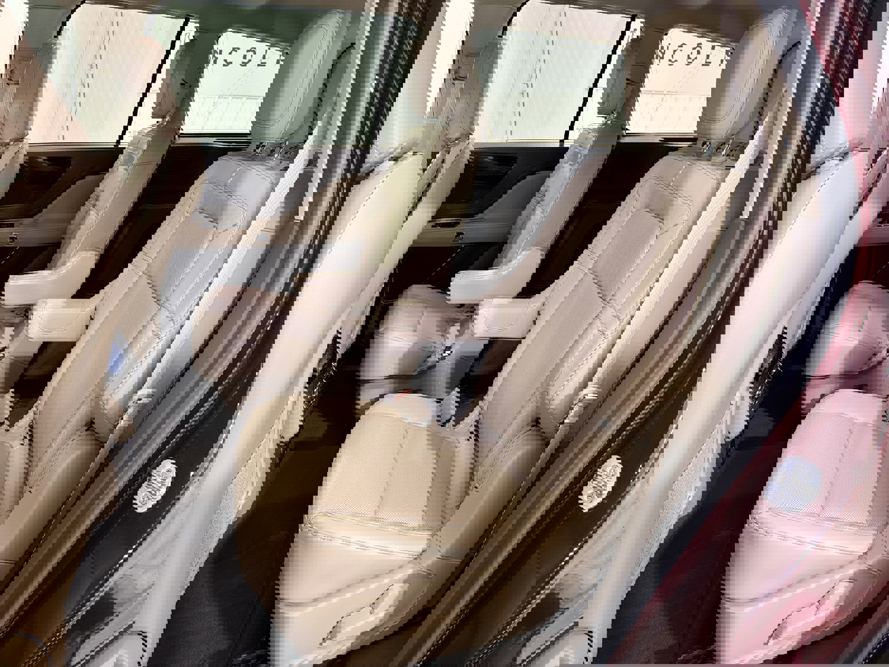 Used 2022 Lincoln Aviator Reserve image 24