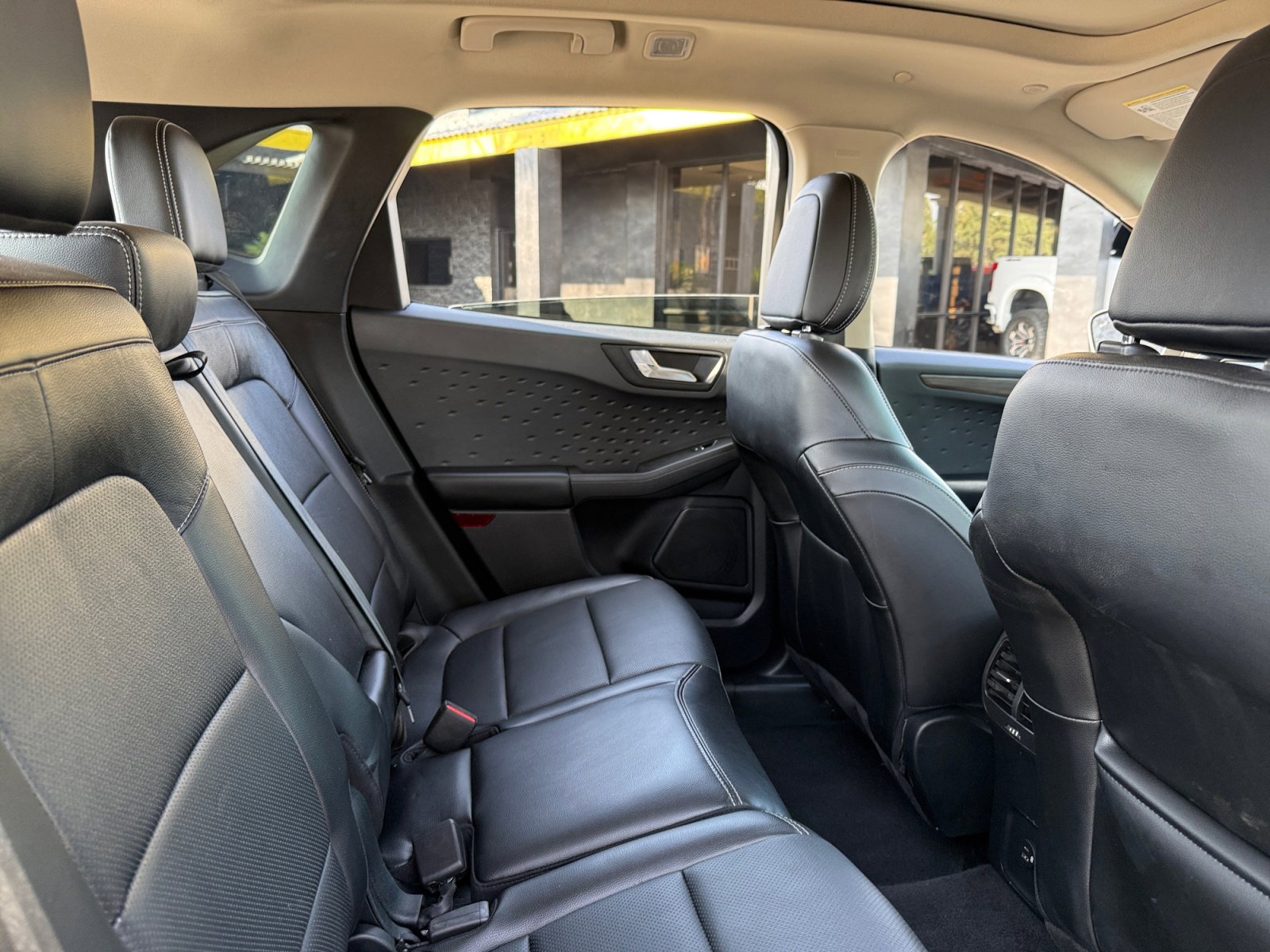 Used 2020 Ford Escape Titanium image 17