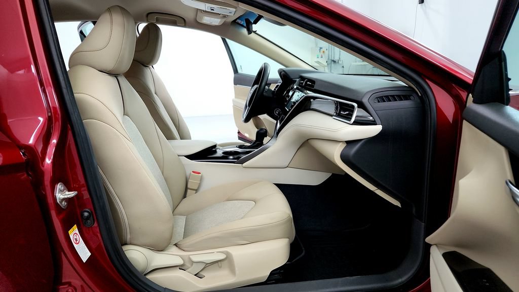Certified 2018 Toyota Camry LE FWD image 17