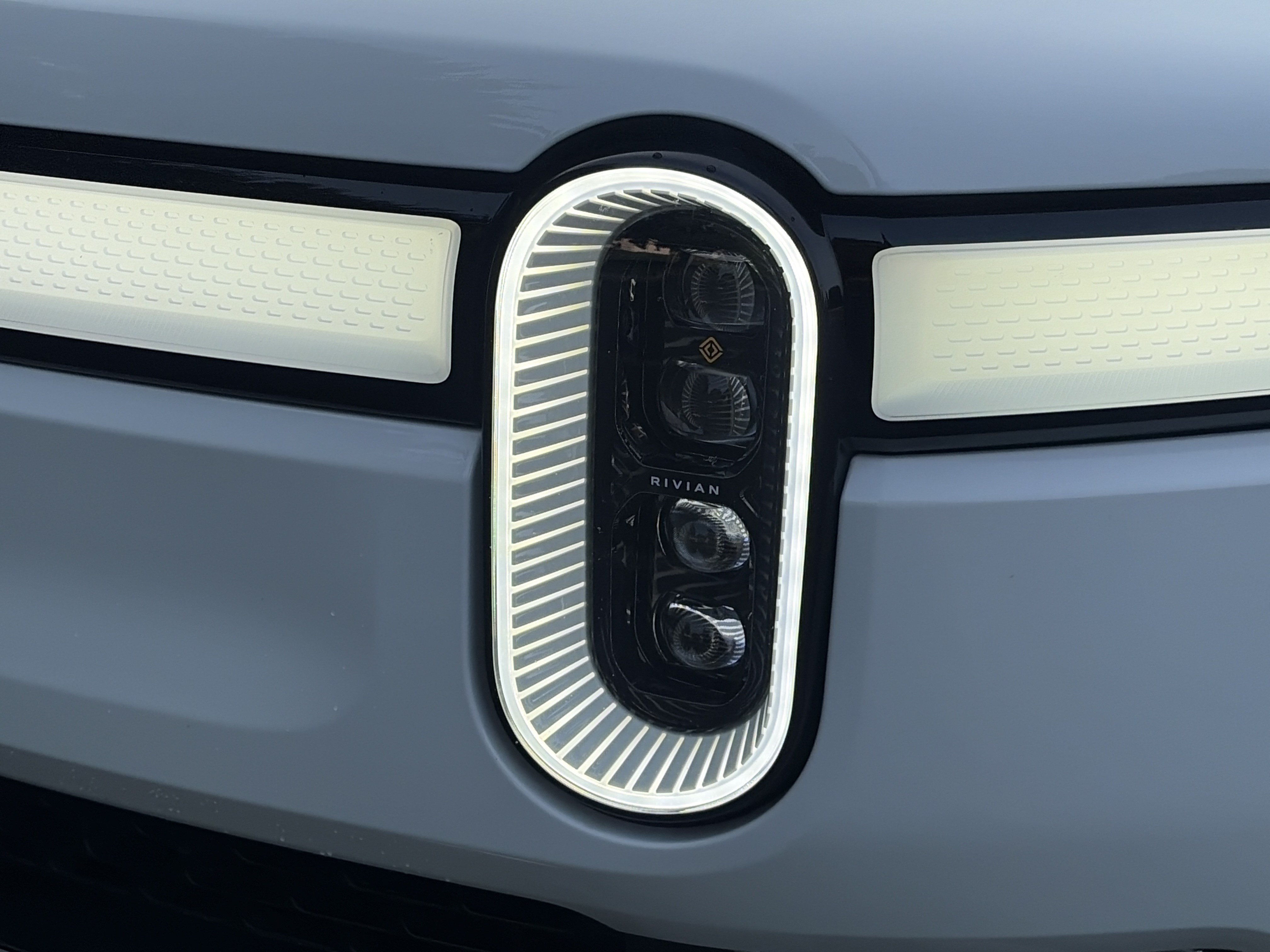 Used 2022 Rivian R1S Launch Edition AWD/4WD image 12