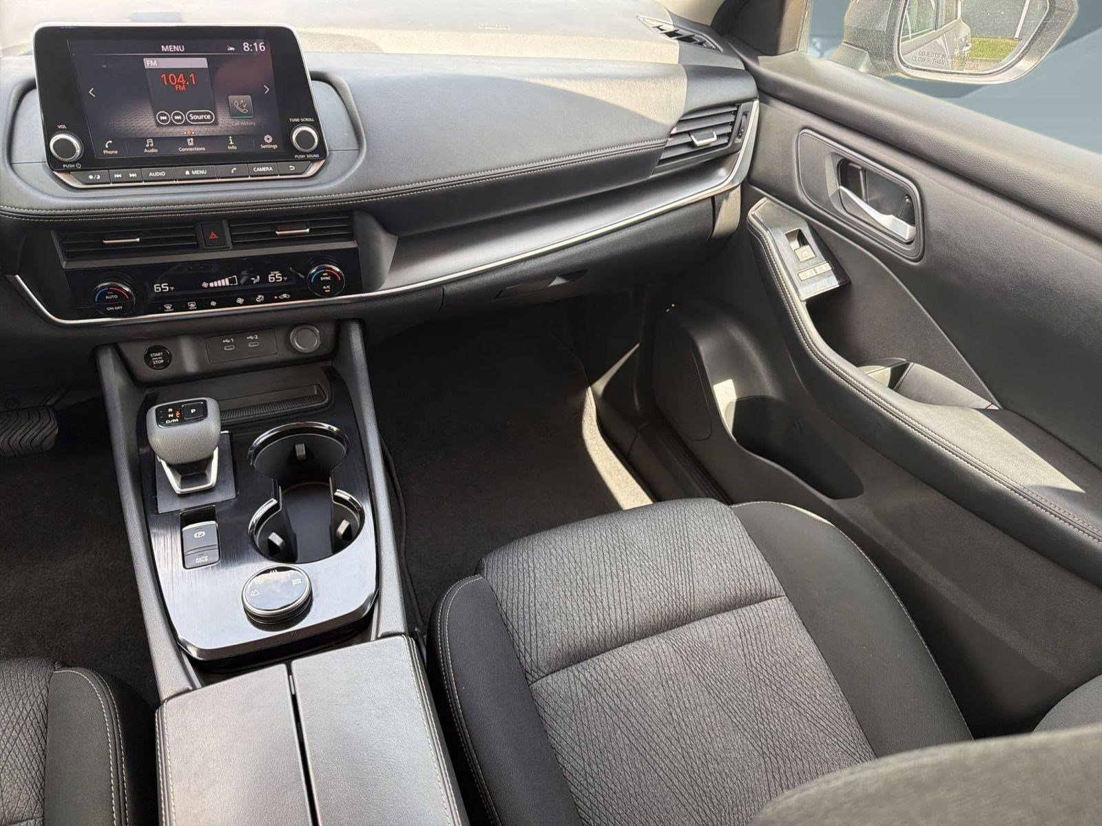 Used 2025 Nissan Rogue SV image 27
