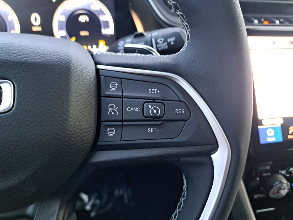 New 2025 Jeep Grand Cherokee Limited w/ Trailer Tow Package AWD/4WD image 30