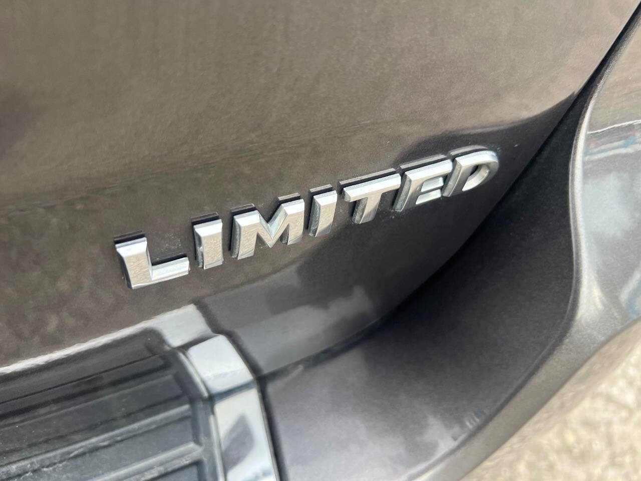 Used 2018 Jeep Grand Cherokee Limited AWD/4WD image 40