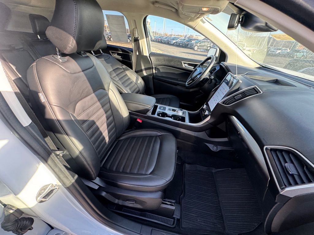 Certified 2024 Ford Edge SEL w/ Convenience Package AWD/4WD image 16