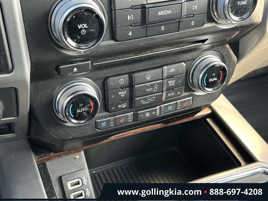 Used 2017 Ford F150 Platinum w/ Equipment Group 701A Luxury image 30