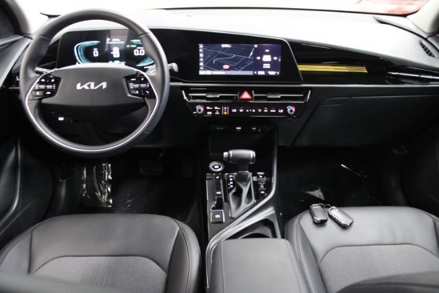 Used 2024 Kia Niro EX FWD image 2
