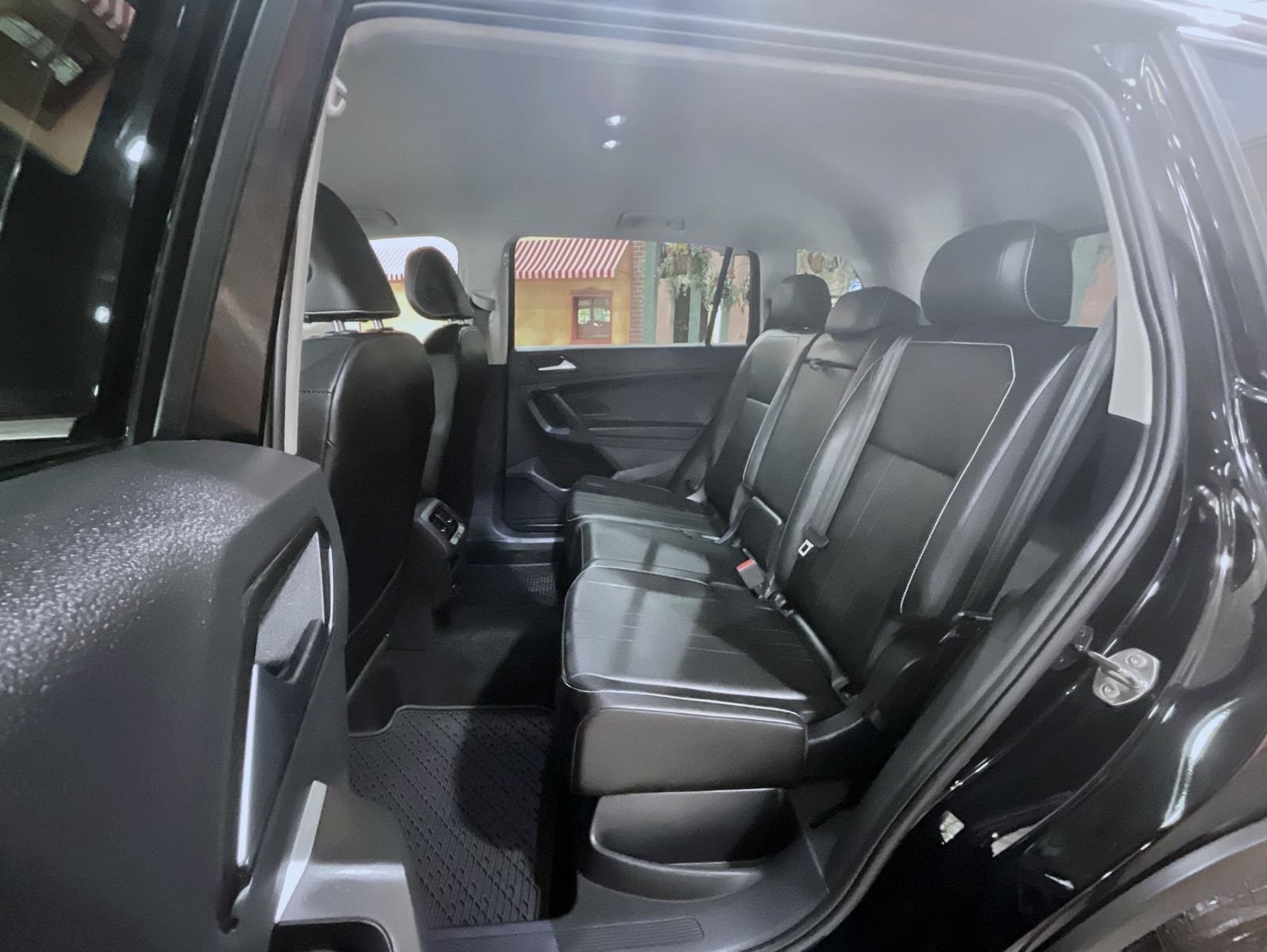 Used 2024 Volkswagen Tiguan SE AWD/4WD image 20