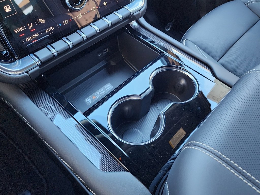 New 2026 GMC Yukon Elevation image 32