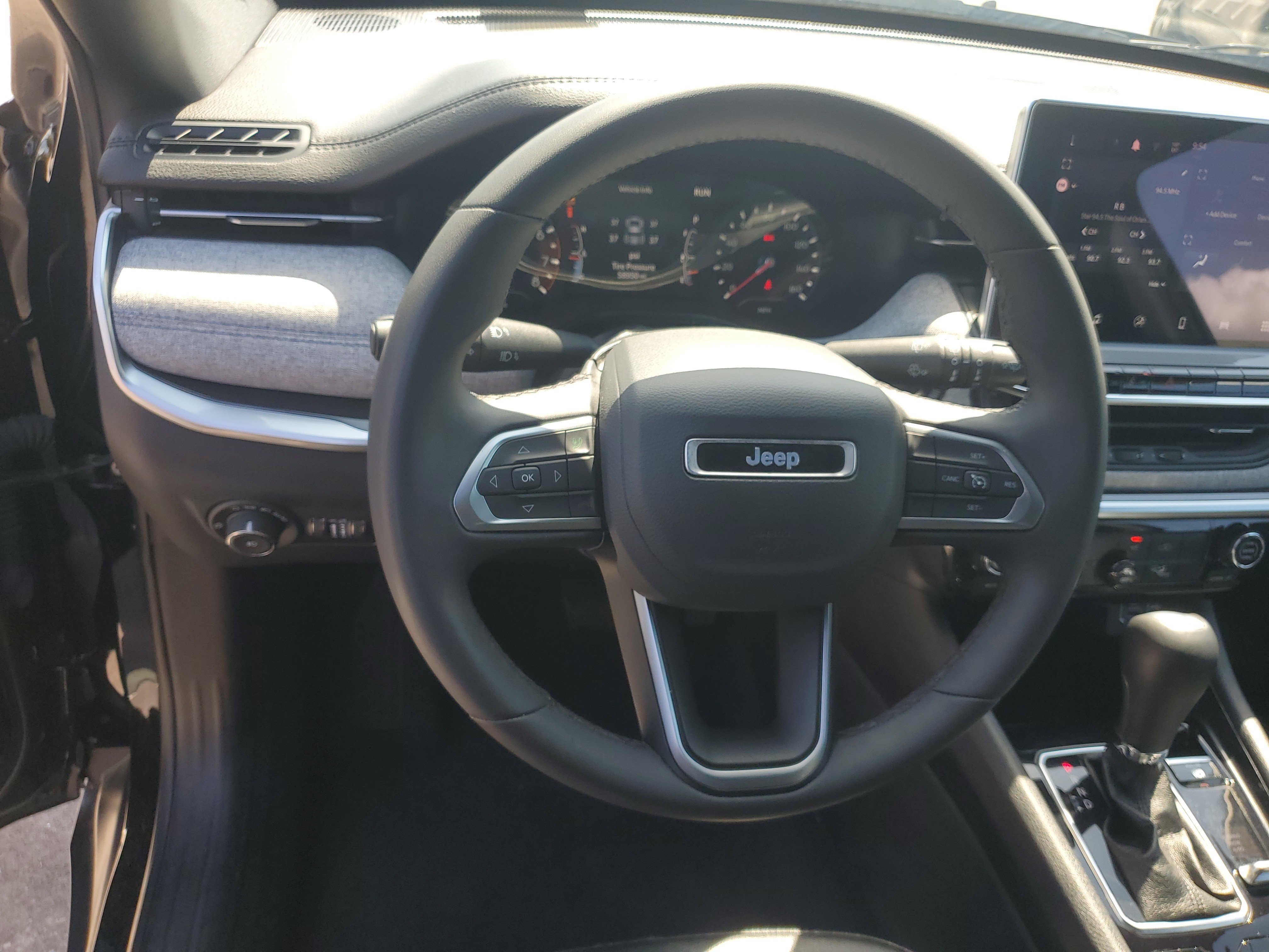 Used 2024 Jeep Compass Latitude AWD/4WD image 15