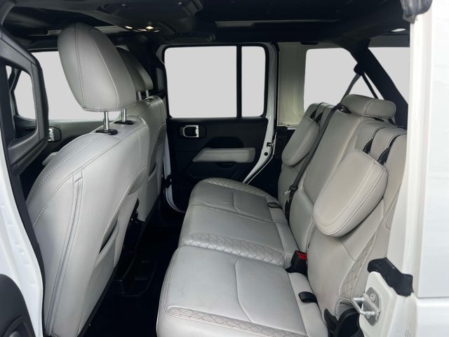Used 2022 Jeep Wrangler Unlimited Sahara AWD/4WD image 10