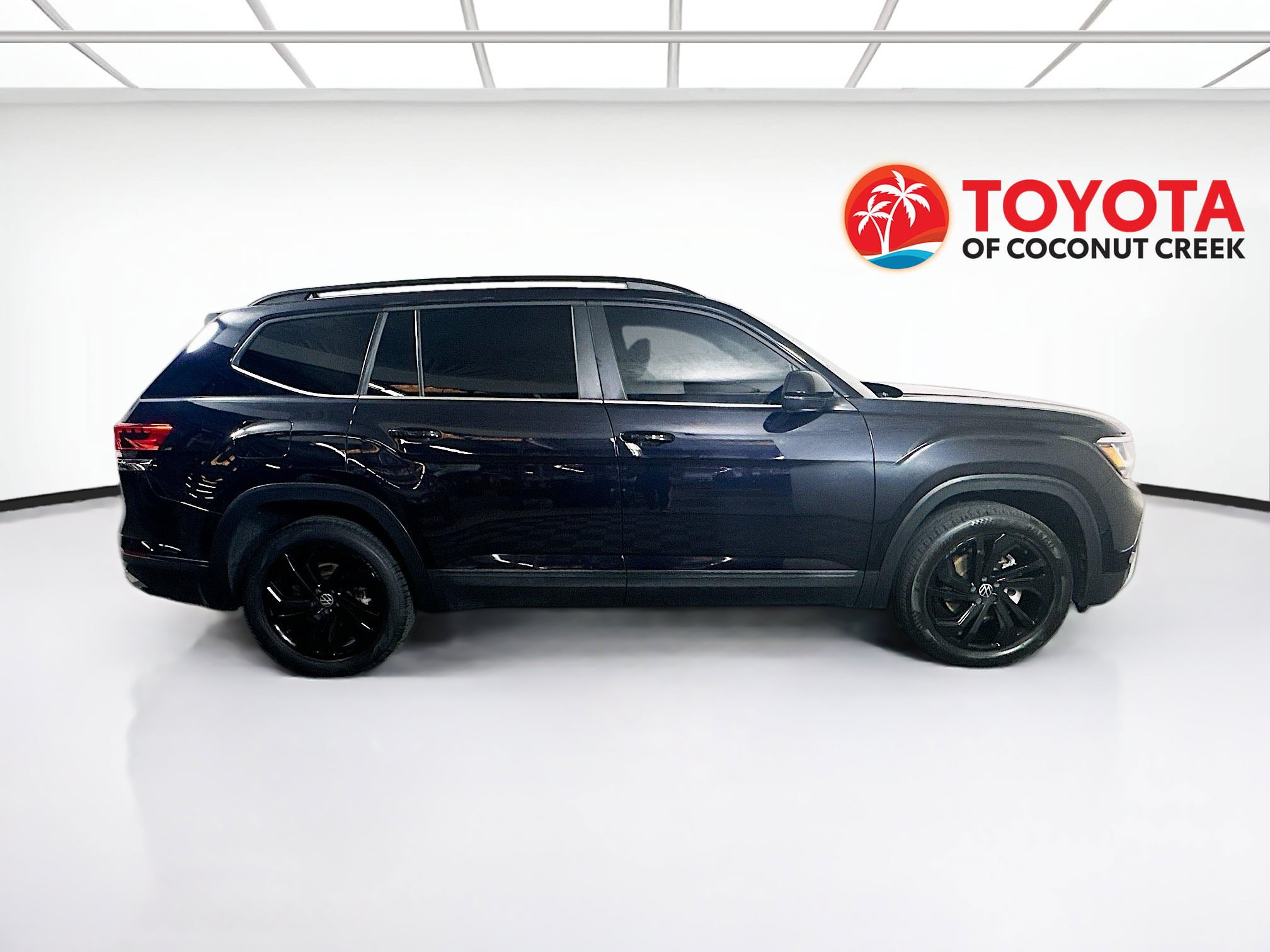 Used 2022 Volkswagen Atlas SE FWD image 2
