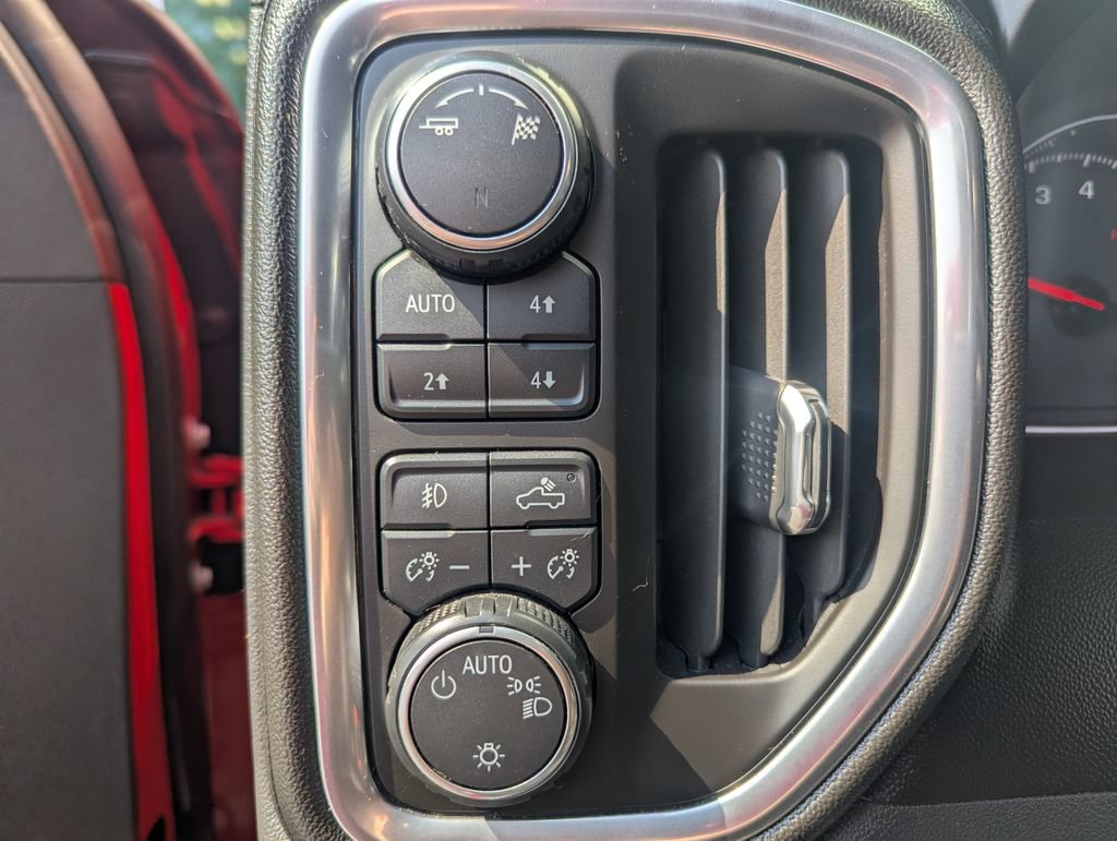 Used 2019 Chevrolet Silverado 1500 RST AWD/4WD image 12