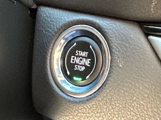 Used 2024 Cadillac XT4 Sport AWD/4WD image 39