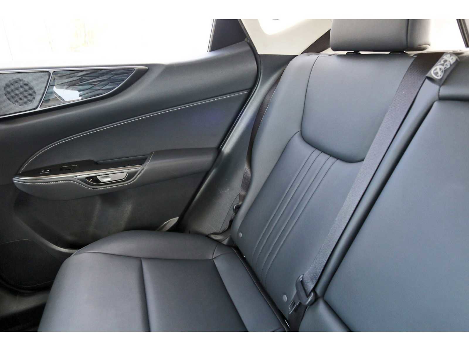 Used 2025 Lexus NX 250 Premium w/ Towing Package (2000 Lbs) image 9