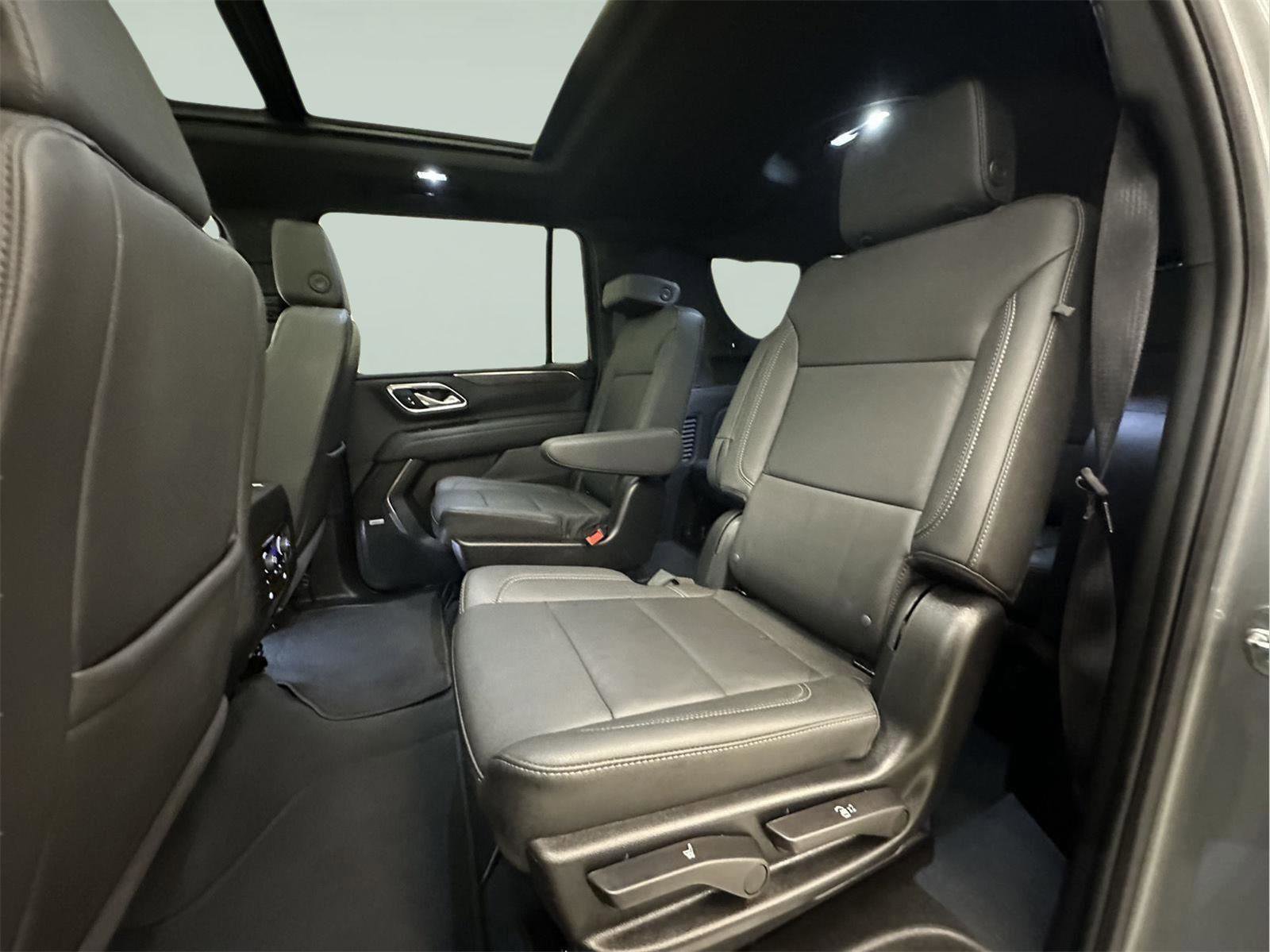 Certified 2024 Chevrolet Suburban Z71 w/ Luxury Package image 23