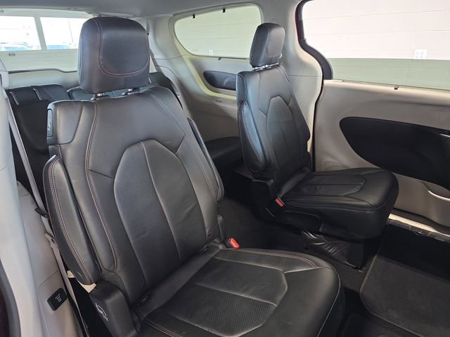 Used 2017 Chrysler Pacifica Touring-L Plus image 35
