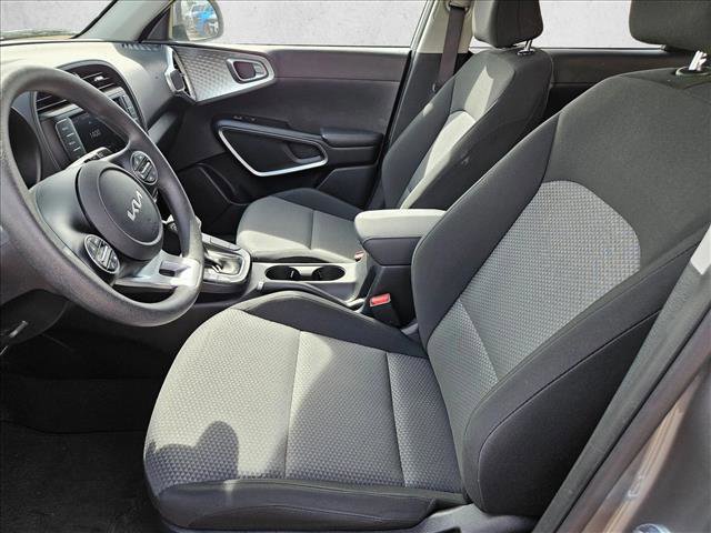 Used 2025 Kia Soul LX w/ LX Technology Package image 19