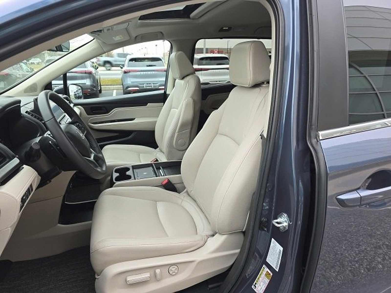 Used 2025 Honda Odyssey EX-L image 10