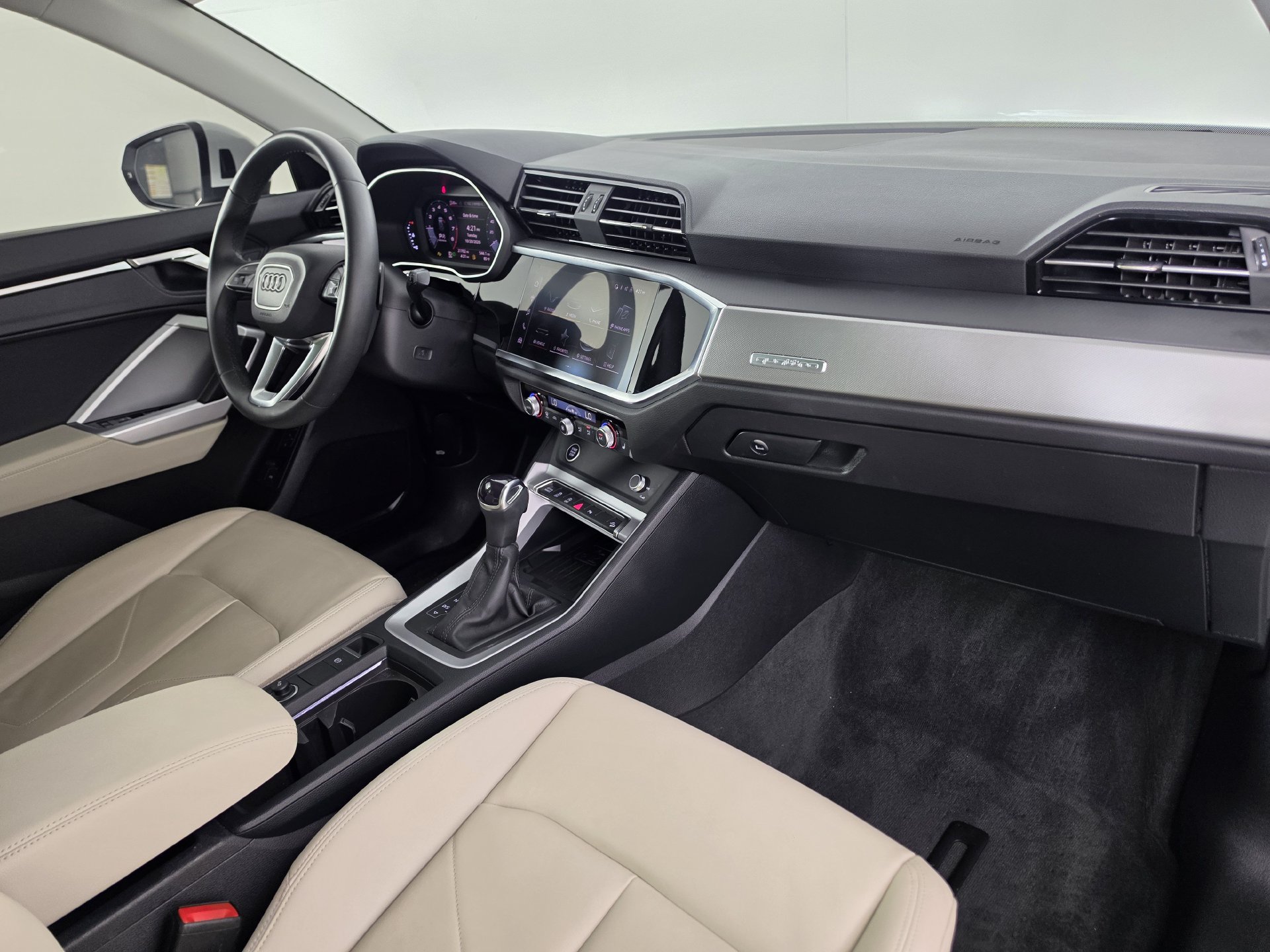 Used 2025 Audi Q3 2.0T Premium AWD/4WD image 33