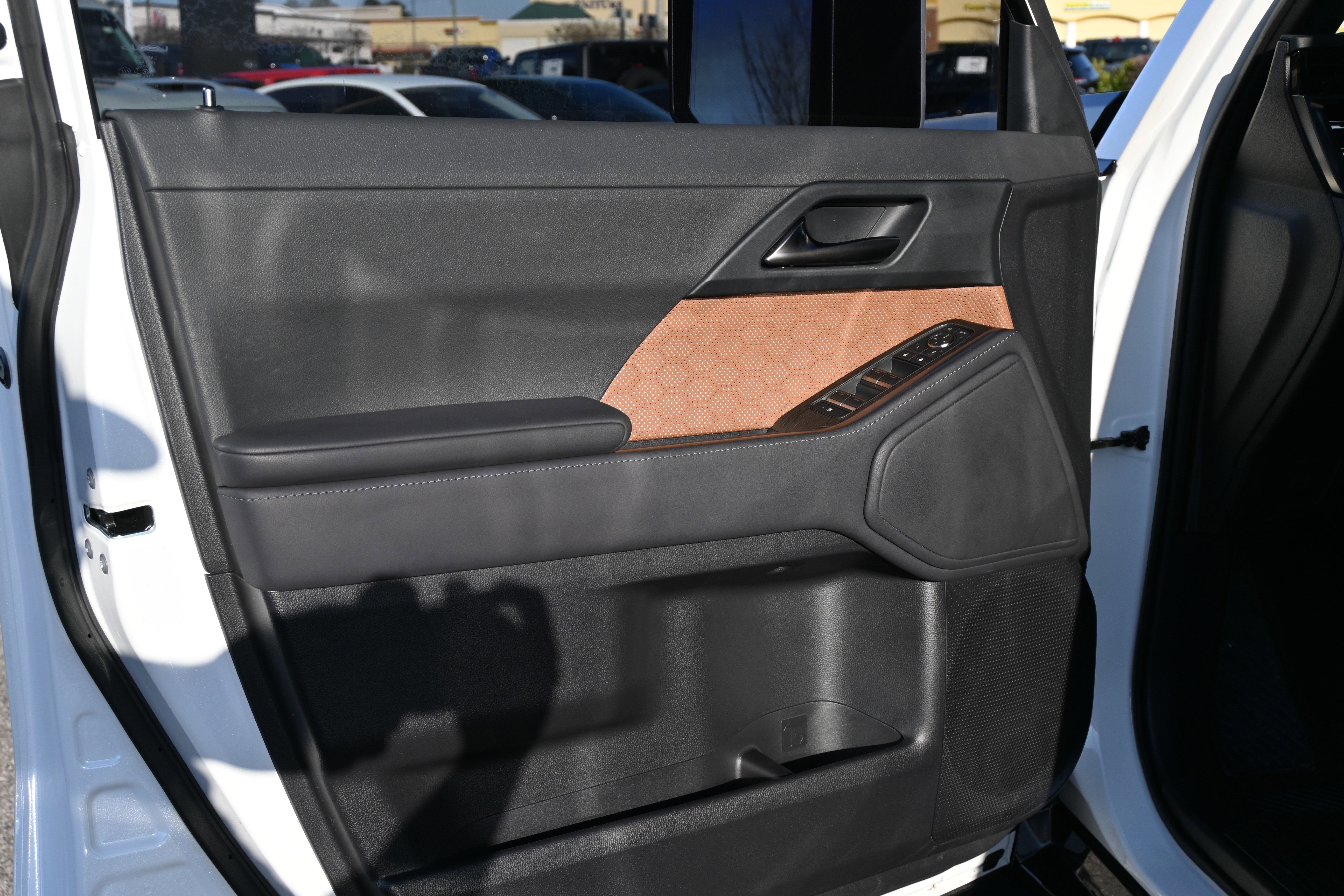 Used 2025 Lexus GX 550 GX 550 Premium+ w/ Cold Area Package image 15