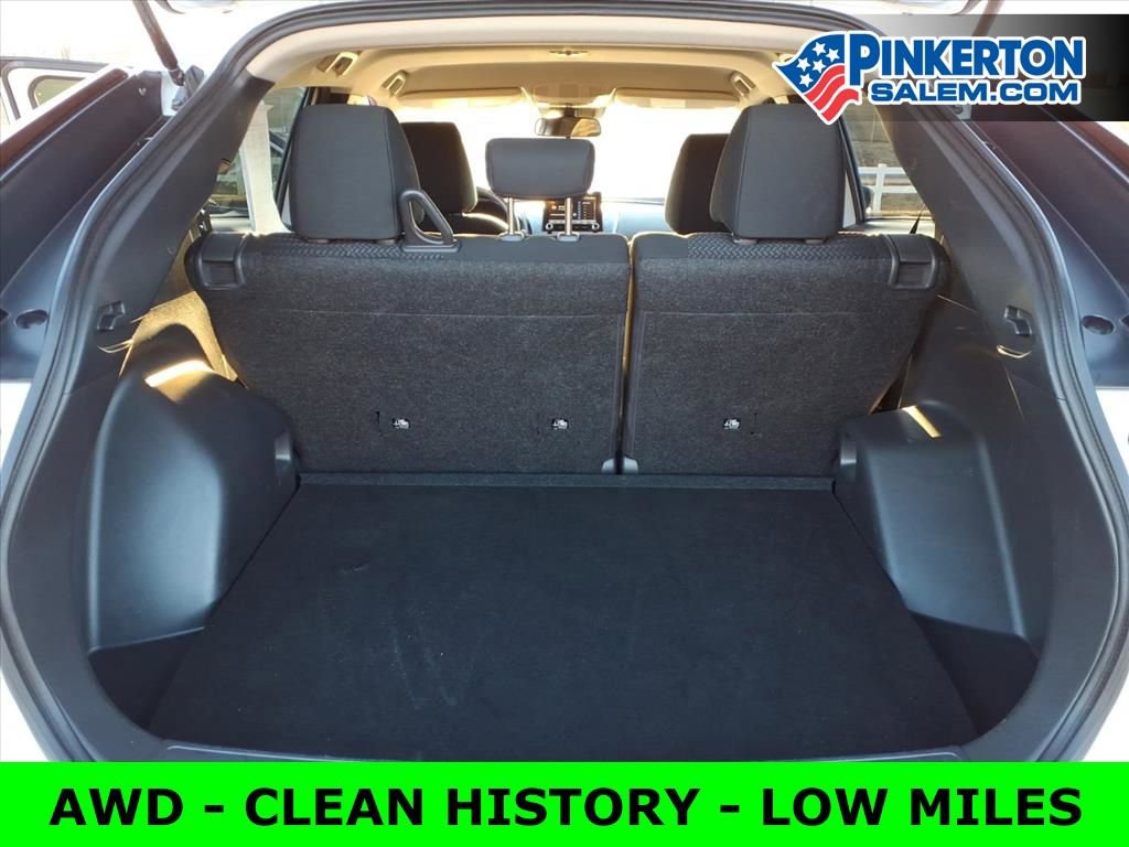 Used 2024 Mitsubishi Eclipse Cross LE image 13