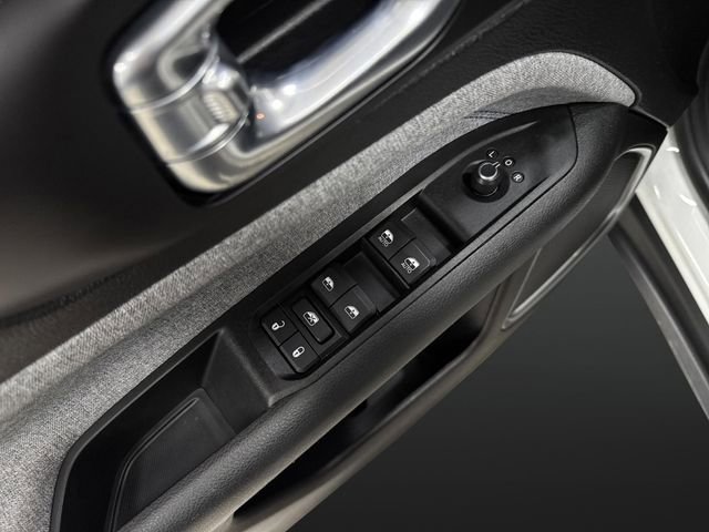 Used 2022 Jeep Compass Latitude image 25